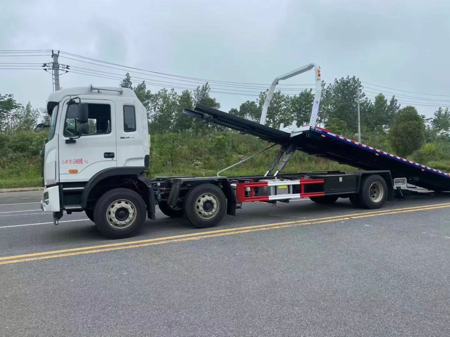 江淮小三轴一拖二清障车