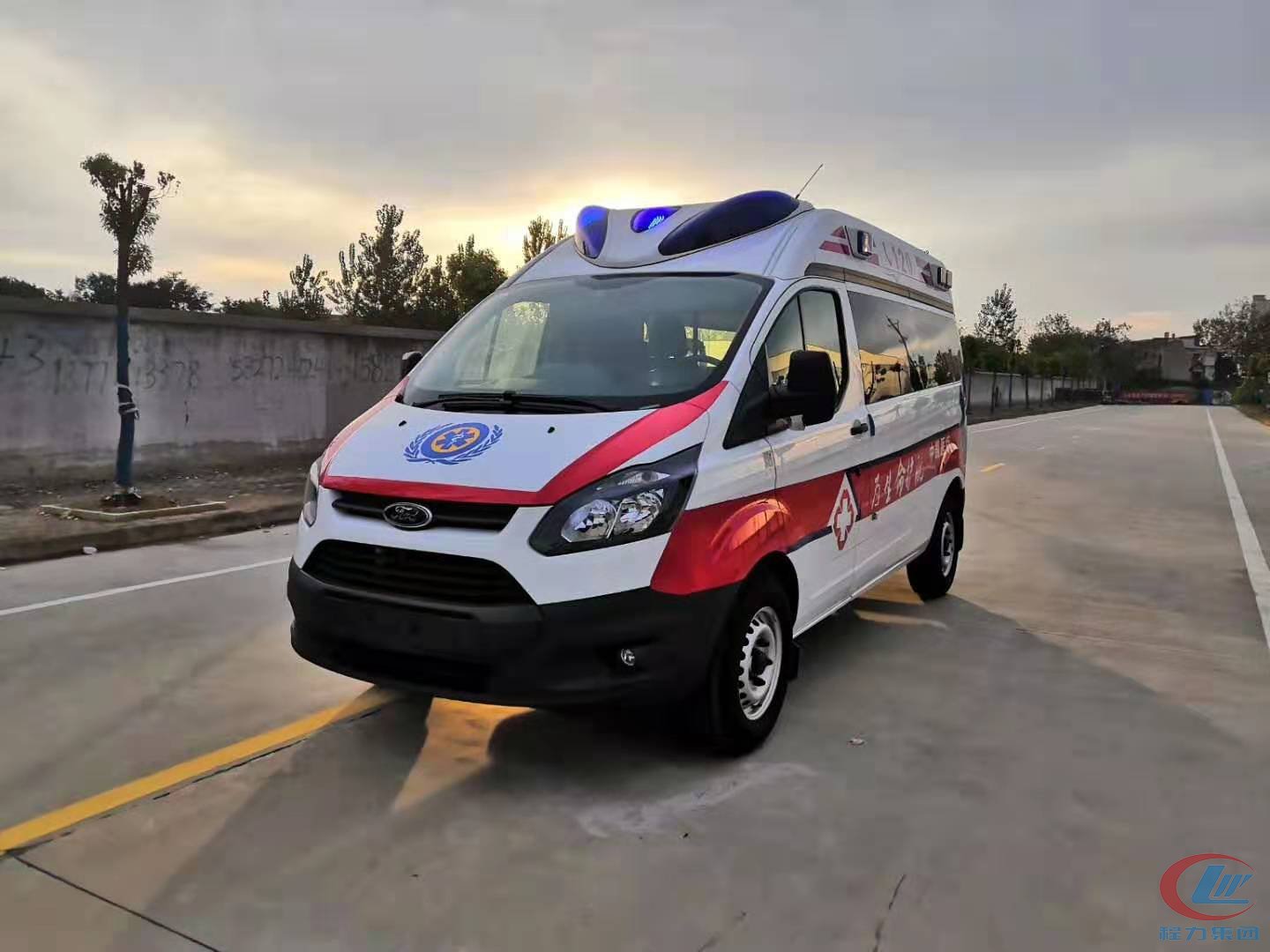 福特V362国五高端航空版救护车